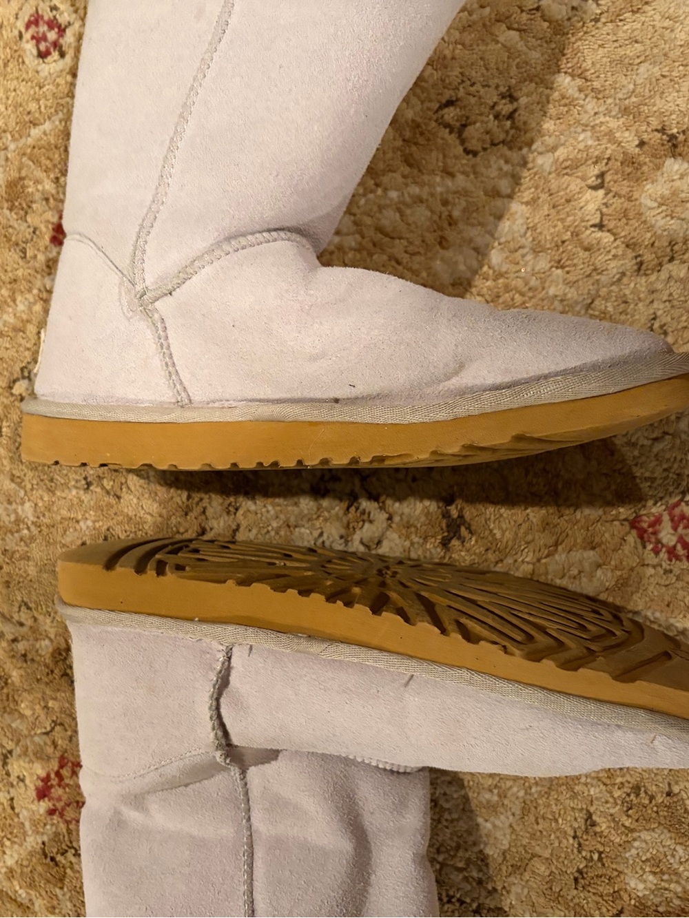 UGG women's Bailey Button ii Suede Shearling Boots in Light Gray women's 9 EUC - Picture 6 of 9
